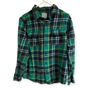 American Eagle Outfitters Green Plaid Button-Down Shirt